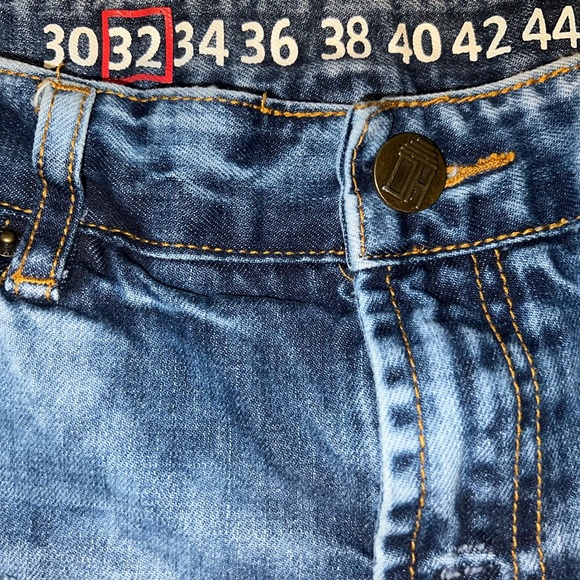 Denim House Men's Pre-Distressed Slim Fit Straight Leg Jeans (Light Blue) (32) - Picture 5 of 6